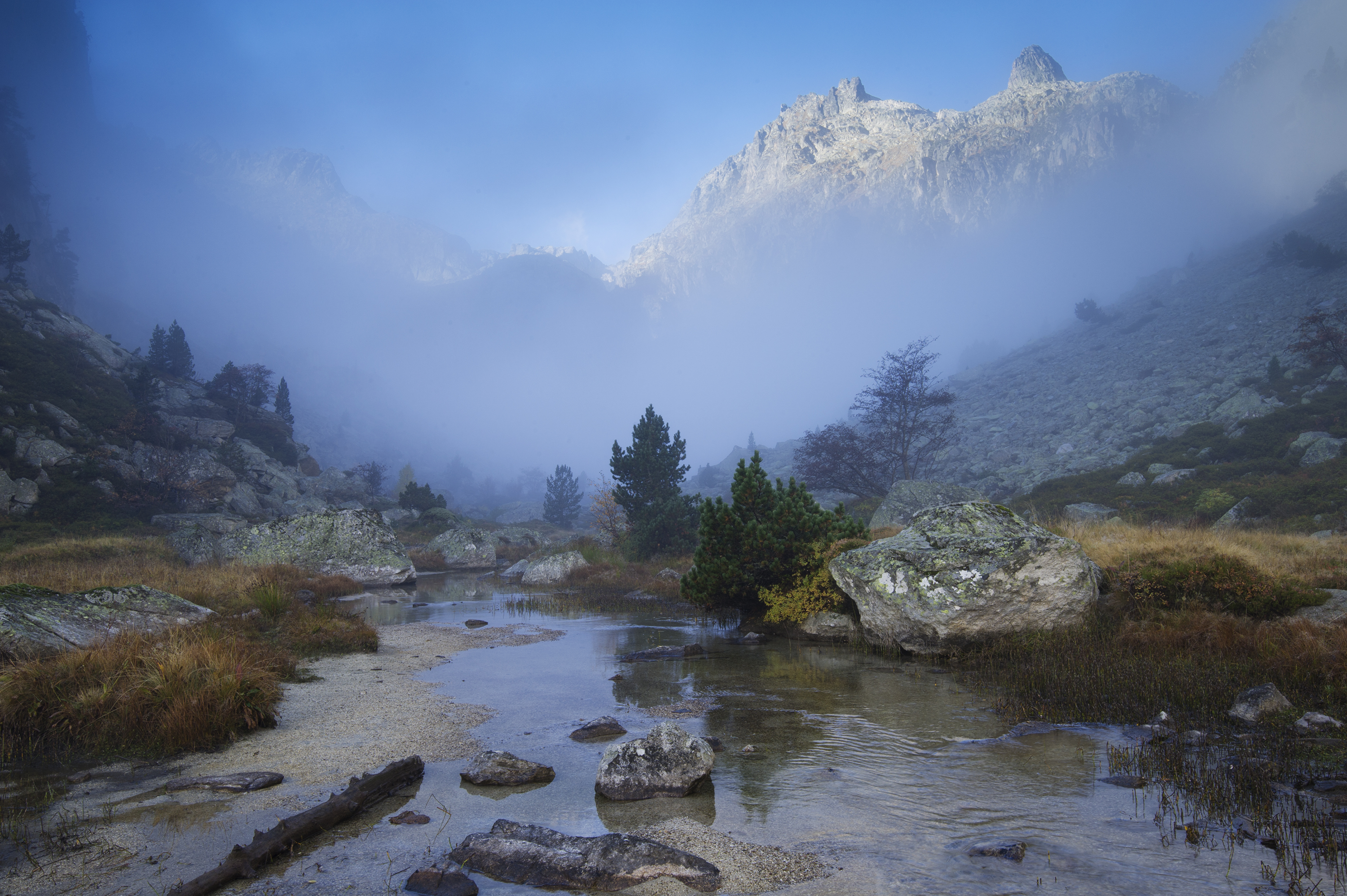 LES PYRÉNÉES SECRÈTES